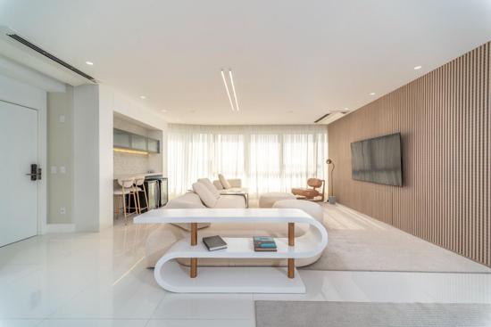YACHTHOUSE FINAMENTE MOBILIADO
