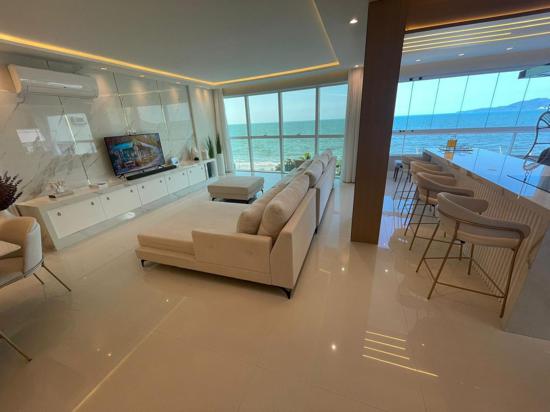 LINDO FRENTE MAR
