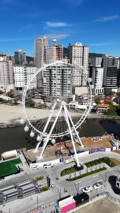 Montagem das cabines da roda gigante em Itapema é concluída - Galeria de imagens, foto 2
