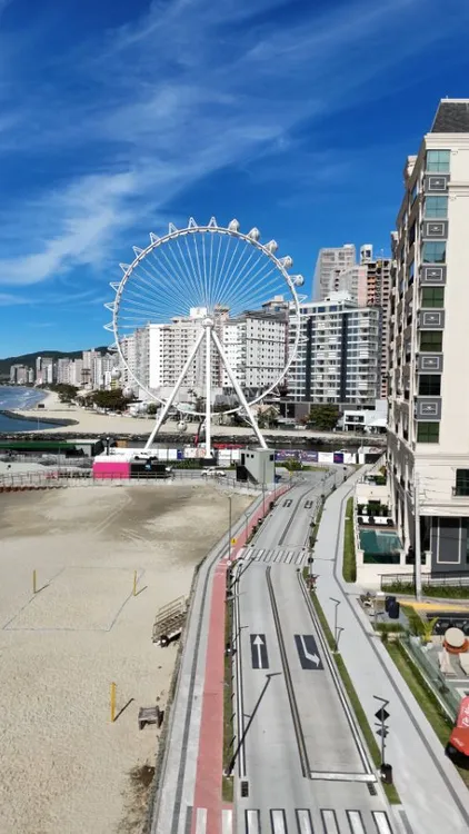 Itapema: Roda-Gigante Turbina Turismo e Imóveis. Veja Agora!