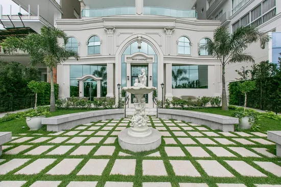 PETIT CHATEAU