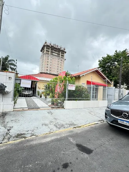 CASA A VENDA
