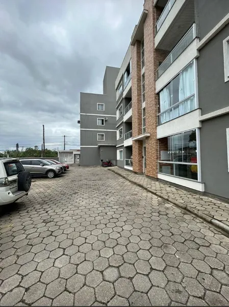 APARTAMENTO NA PRAÇA 2 DORMITORIOS