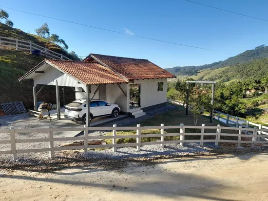 CHÁCARA À VENDA - TRANQUILIDADE E QUALIDADE DE VIDA EM CANELINHA