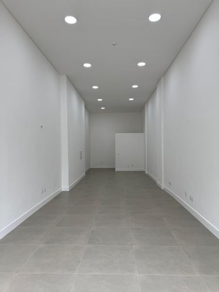 SALA COMERCIAL EM MEIA PRAIA!