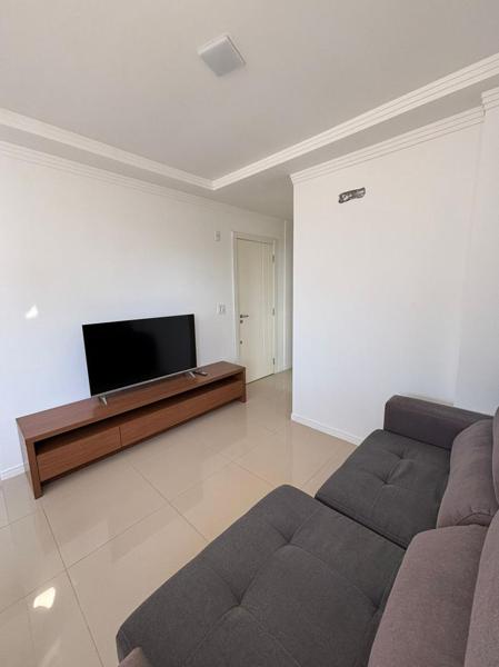 ÓTIMO APARTAMENTO COM DUAS VAGAS DE GARAGEM!!