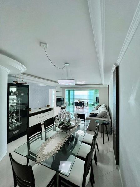 EXCELENTE APARTAMENTO DE FRENTE PARA O MAR!!!