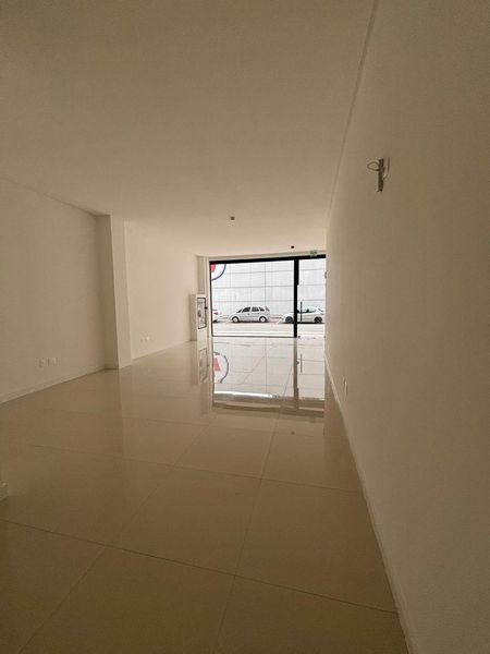 SALA COMERCIAL EM EXCELENTE LOCALIZAÇÃO!