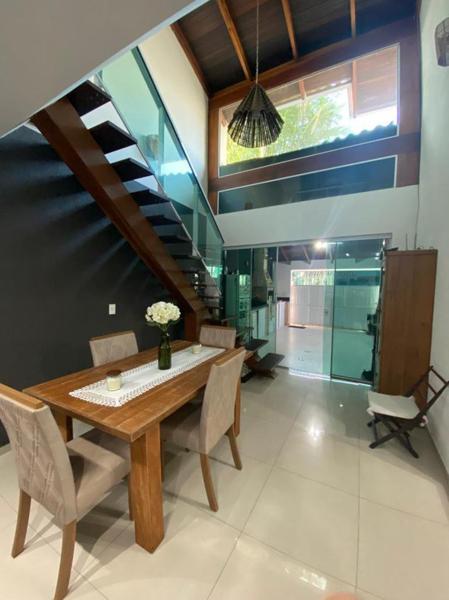 CASA COM 03 DORMITÓRIOS