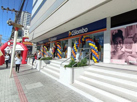 SALA COMERCIAL FRENTE AVENIDA!!