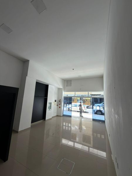 SALA COMERCIAL EM MEIA PRAIA!