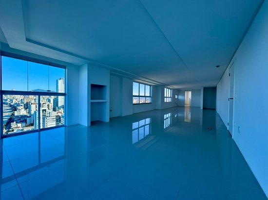 APARTAMENTO NOVO DE FRENTE PARA O MAR!
