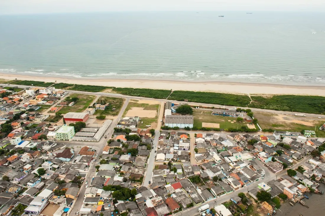 Navegantes: Guia Completo para Morar e Investir no Litoral - Imagem Principal