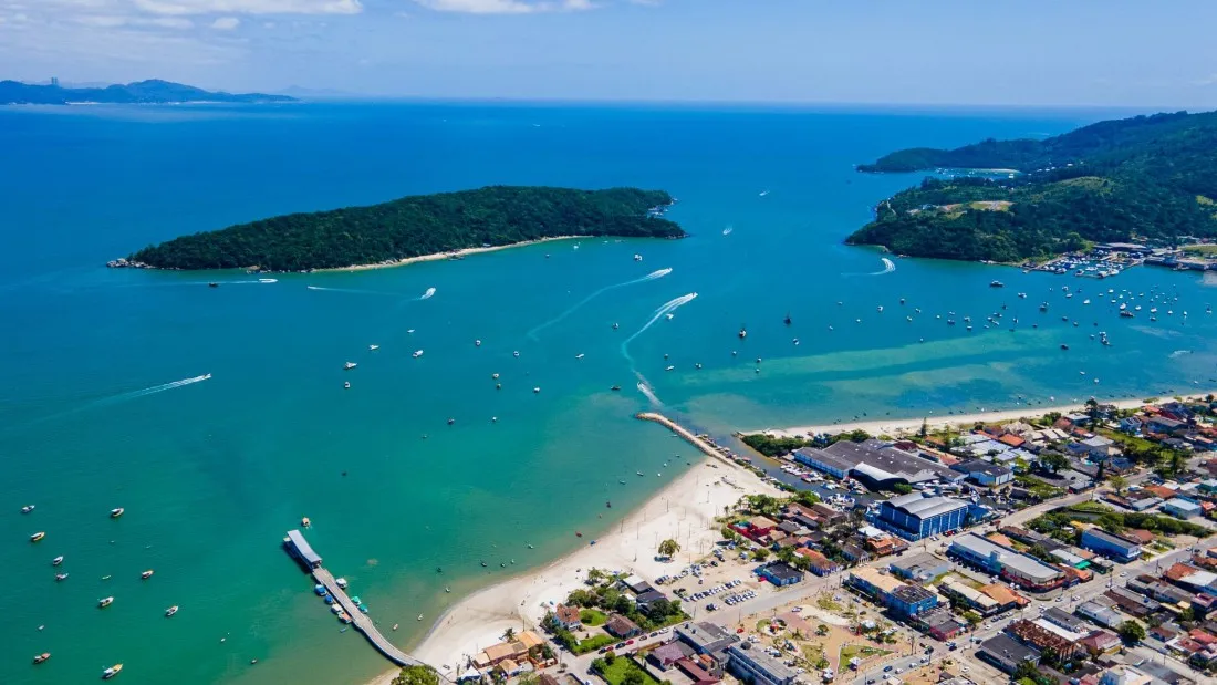 Porto Belo: Roteiro Completo de Lazer e Oportunidades à Beira Mar - Imagem Principal