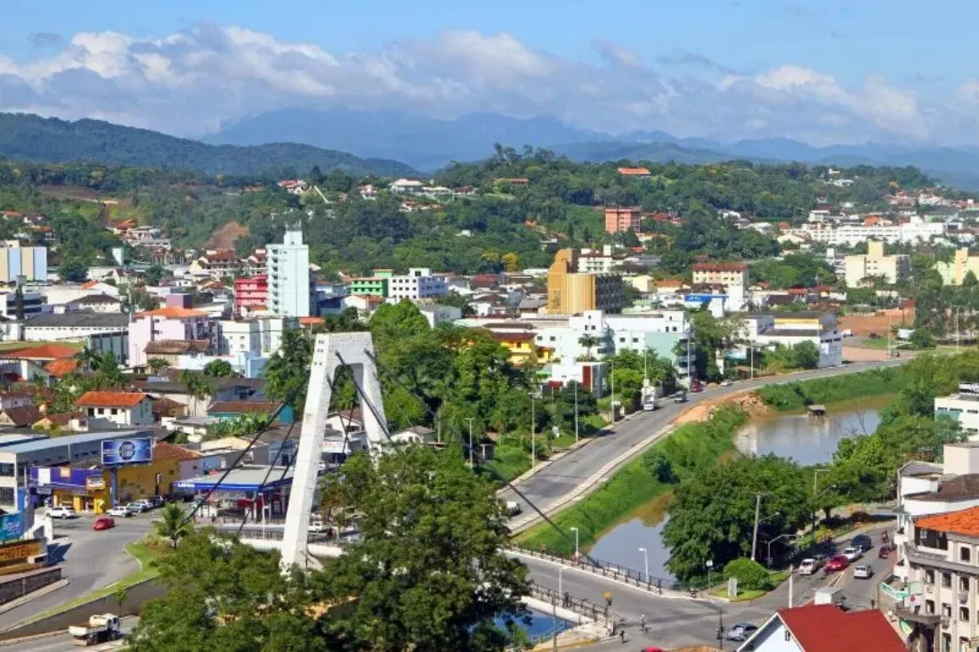 Brusque: A Cidade Mais Segura do Brasil para Viver e Investir - Imagem Principal