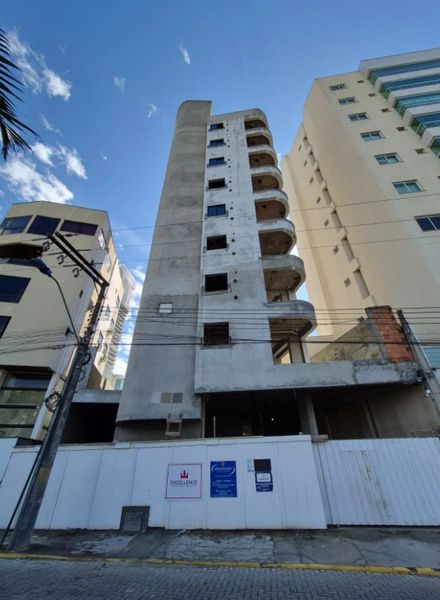 APTO QUADRA MAR COM 02 SUÍTES NO CENTRO DE ITAPEMA