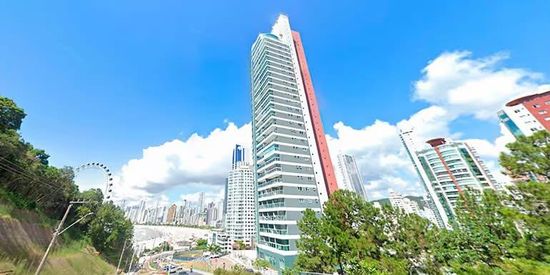 APTO MOBILIADO COM VISTA PARA RODA GIGANTE EM BC