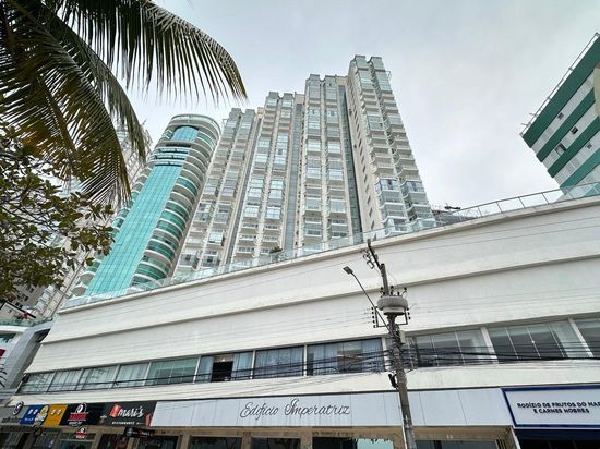 APTO MOBILIADO COM VISTA MAR EM BALNEÁRIO CAMBORIÚ