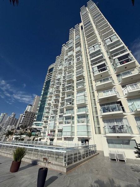 APTO FRENTE MAR MOBILIADO EM BALNEÁRIO CAMBORIÚ