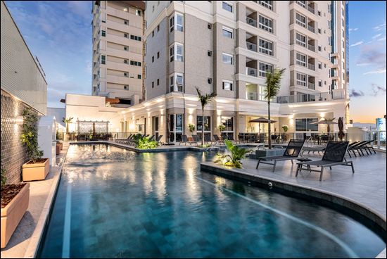 COBERTURA DUPLEX FINAMENTE MOBILIADA EM BALNEÁRIO CAMBORIÚ