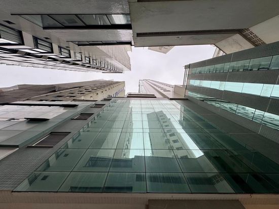 APTO SEMI-MOBILIADO COM 03 SUÍTES EM BALNEÁRIO CAMBORIÚ
