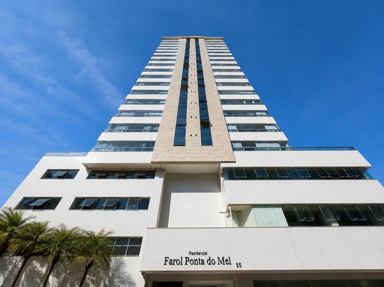 APTO MOBILIADO COM 02 SUÍTES EM BALNEÁRIO CAMBORIÚ