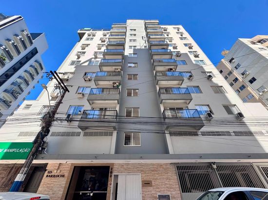 APTO COM 02 DORMITÓRIOS NA QUADRA DO MAR EM BALNEÁRIO CAMBORIÚ