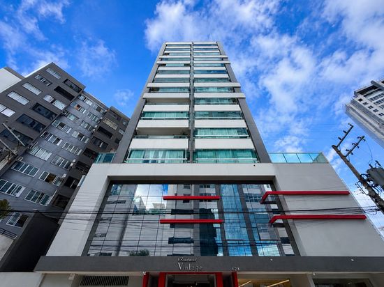 APTO SEMI-MOBILIADO COM 03 DORMITÓRIOS EM BALNEÁRIO CAMBORIÚ