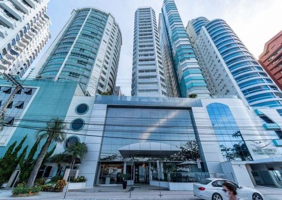 COBERTURA DUPLEX FRENTE MAR FINAMENTE MOBILIADA EM BALNEÁRIO CAMBORIÚ
