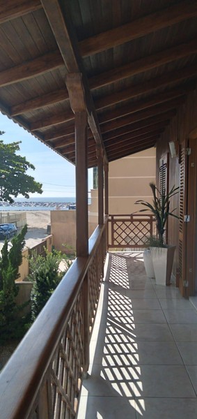 CASA PARA LOCAÇÃO TEMPORADA A 50 METROS DO MAR