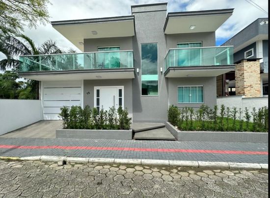 LINDA CASA ALTO PADRÃO EM CONDOMINIO RESIDENCIAL
