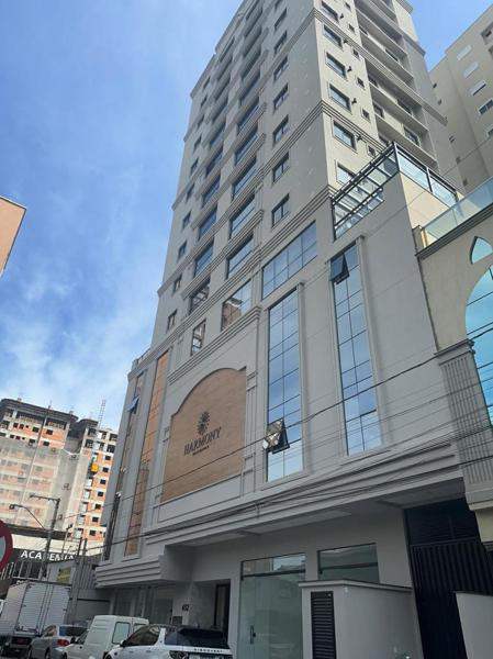 SALA COMERCIAL A VENDA EM MEIA PRAIA