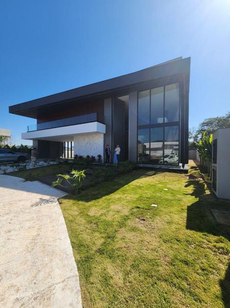 CASA ALTO PADRÃO MOBILIADA NO COND. CALEDÔNIA