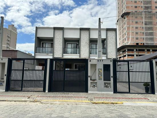 SOBRADO MOBILIADO NO BAIRRO MORRETES EM ITAPEMA