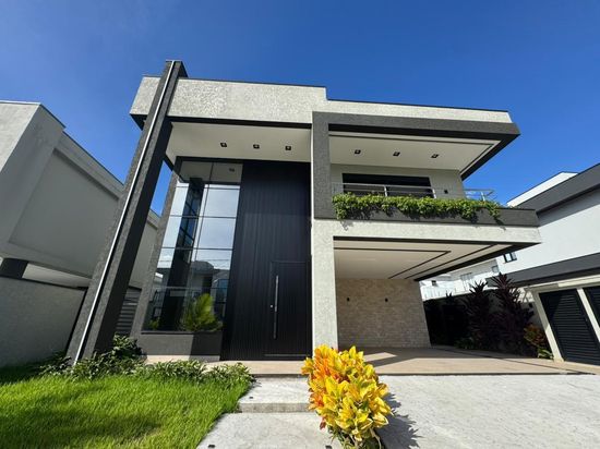 CASA DE ALTO PADRÃO EM CONDOMÍNIO FECHADO
