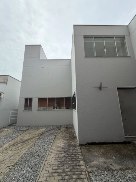 CASA PRONTA PARA MORAR COM 02 SUÍTES EM ITAPEMA