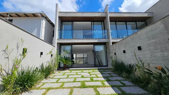 SOBRADO 3 SUITES