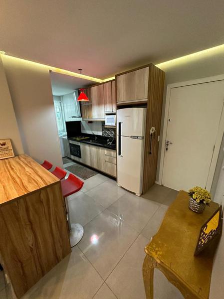 APARTAMENTO MOBILIADO E DECORADO 02 DORMITÓRIOS