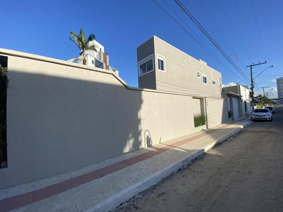 CASA DE ALTO PADRÃO NO CENTRO DE CAMBORIÚ