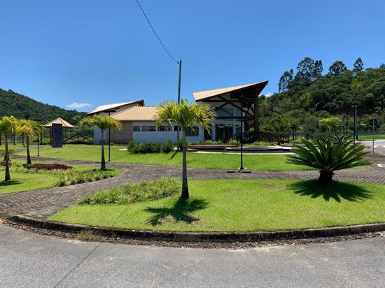 LOTE NO RESIDENCIAL PARQUE DO LAGO CAMBORIÚ