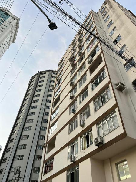 APARTAMENTO DE 2 DORMITÓRIOS NO CENTRO