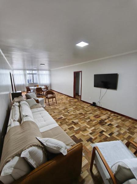 4 DORMITÓRIOS - EDIFÍCIO IMPERADOR