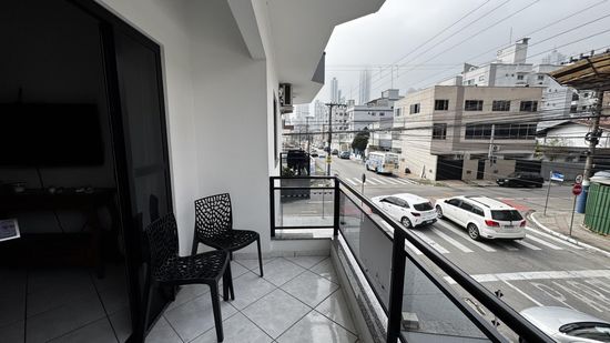 EXCELENTE CASA DE ESQUINA COM SALA COMERCIAL