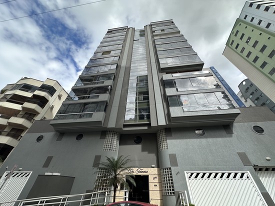 04 DORMITÓRIOS MOBILIADO NA MEIA PRAIA