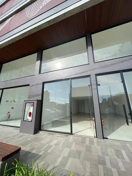 LOCAÇÃO ANUAL - SALA COMERCIAL COM 65M²!