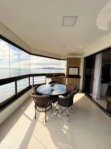 APARTAMENTO FRENTE MAR 5 SUÍTES MEIA PRAIA !