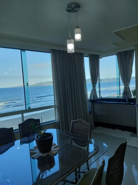 LOCAÇÃO TEMPORADA - FRENTE MAR COM 03 SUÍTES!