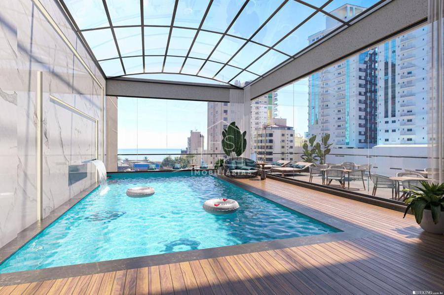 PISCINA AQUECIDA E COBERTA