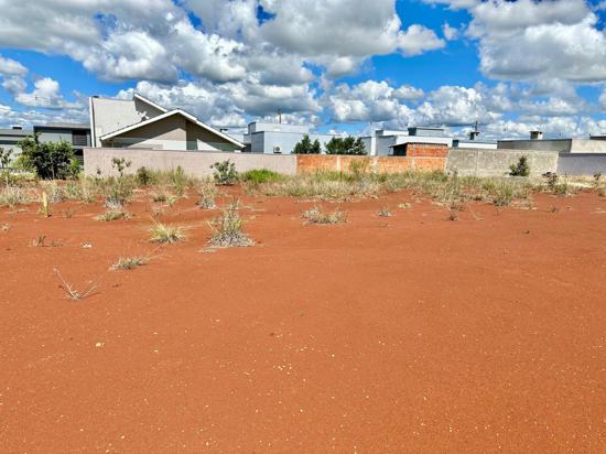 TERRENO NO LOTEAMENTO PARQUE DAS TORRES