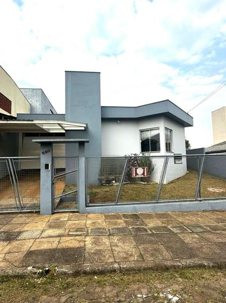 CASA EM ÓTIMA LOCALIZAÇÃO
